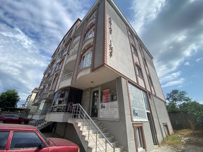 Kurtpınar Mahallesinde Dubleks Dükkan