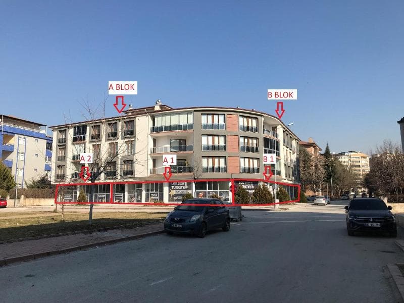 Sürsürü Mah.'de Fiilen Birleşik 3 Dükkan