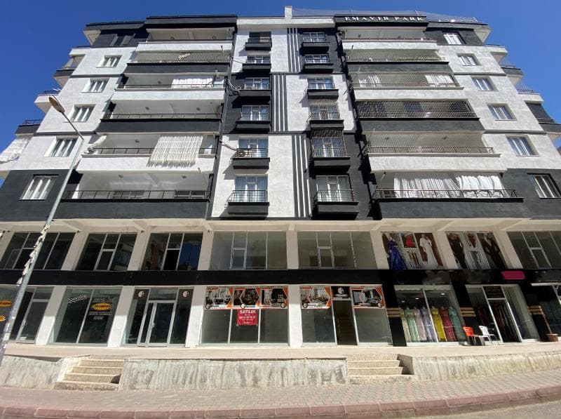 Bahçelievler Mahallesinde Asma Katlı Dükkan