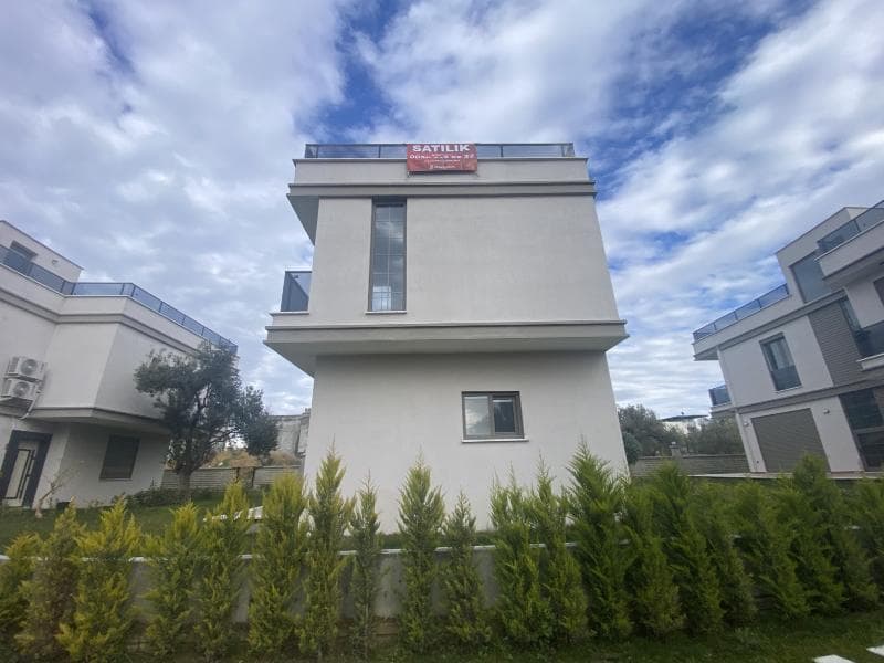 Karaağaç Mahallesi'nde Dubleks Villa