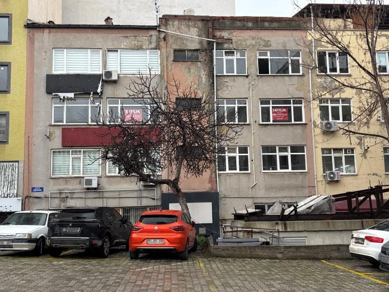 Kale Mahallesi'nde Ofis