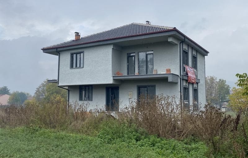 Kurşunlu Mahallesinde Arsa (Müstakil Ev)