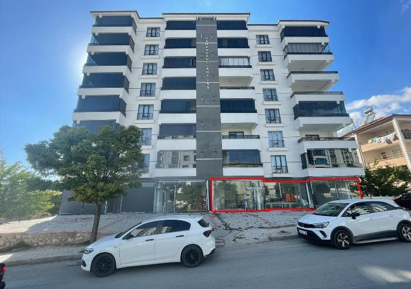 Ulukent Mahallesi'nde Depolu Dükkan