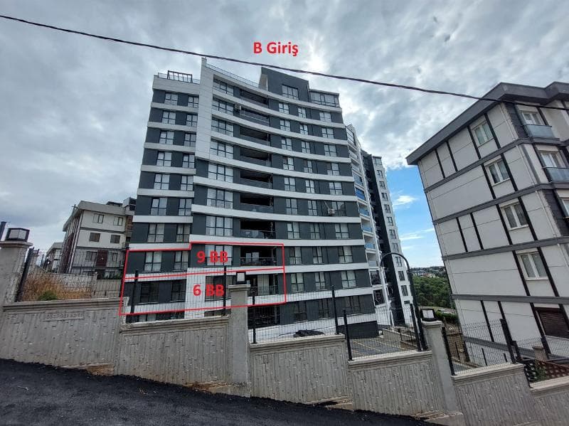 Aydınlı Mahallesinde Daire (4 B.B.)