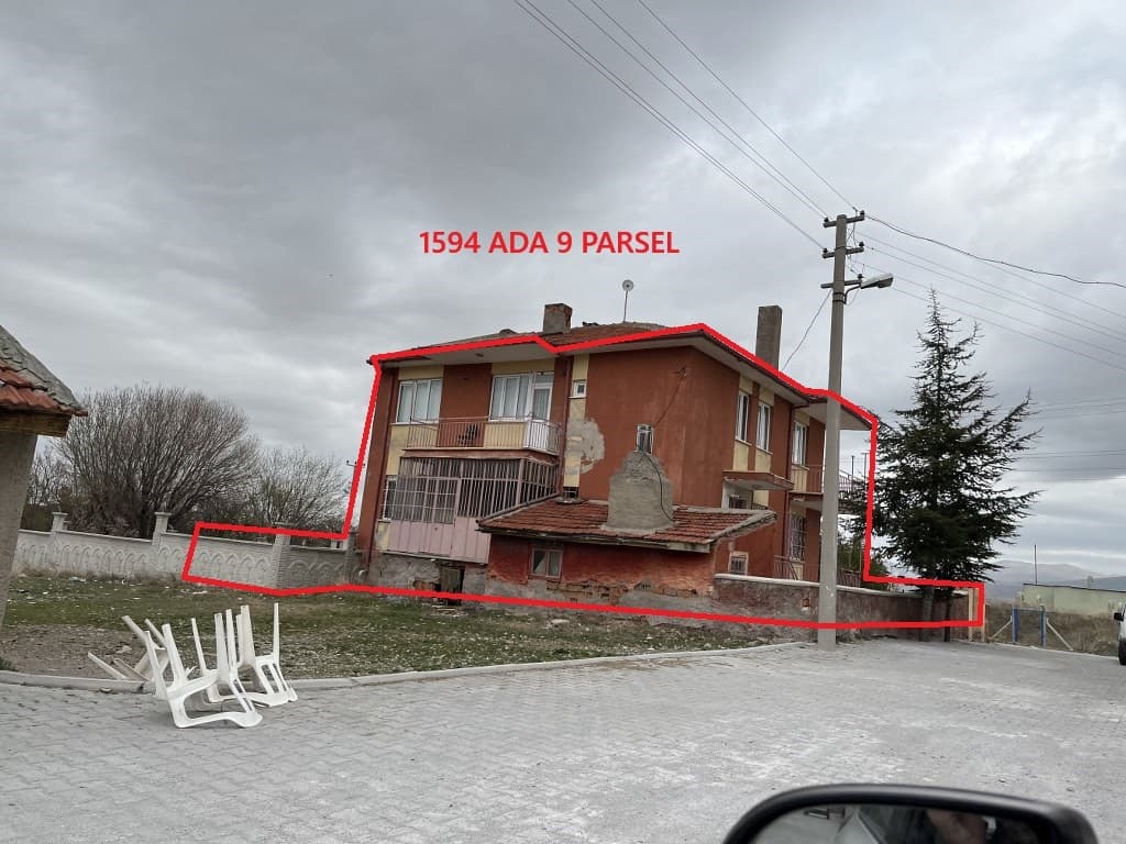 VakıfBank'tan Satılık Müstakil Ev ve Arsası