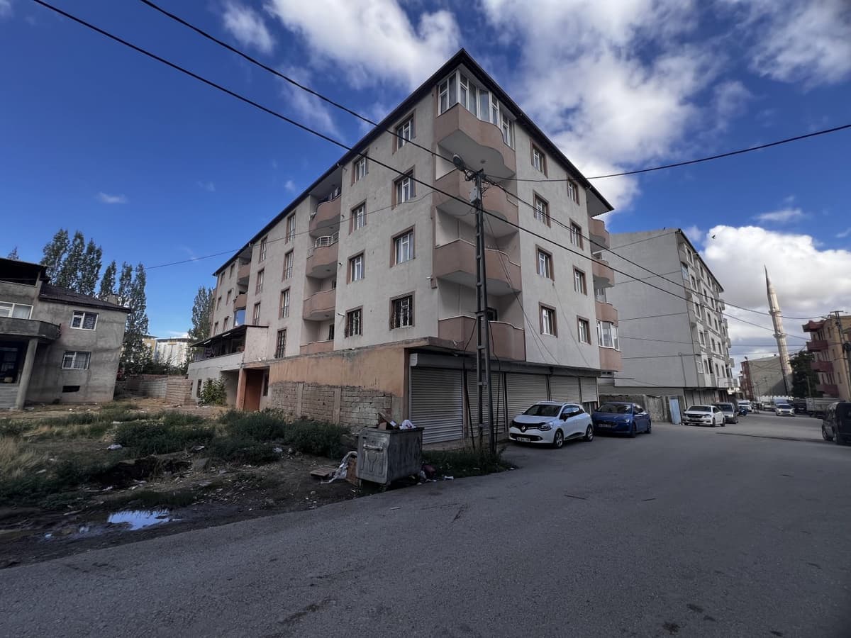 VakıfBank'tan Satılık 2 Adet Dükkan ve 1 Adet Depo