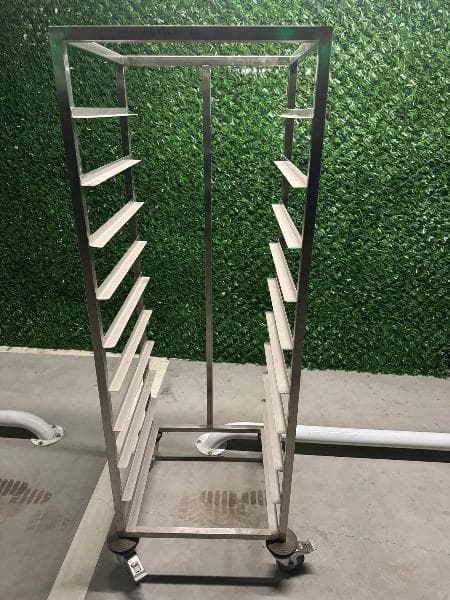 VakıfBank'tan Satılık 28 Adet Tepsi Arabası