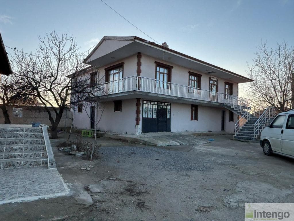 KADINHANI BERATLI MAHALLESİ'NDE SATILIK MÜSTAKİL EV VE ARSASI (Y-1522)