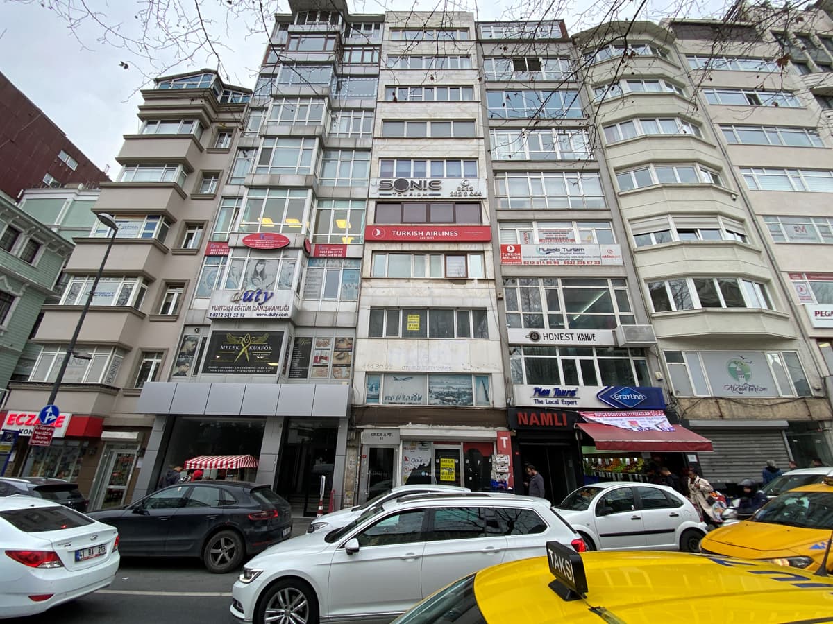 ŞİŞLİ CUMHURİYET CADDESİ'NDE SATILIK DAİRE (BRG-205)