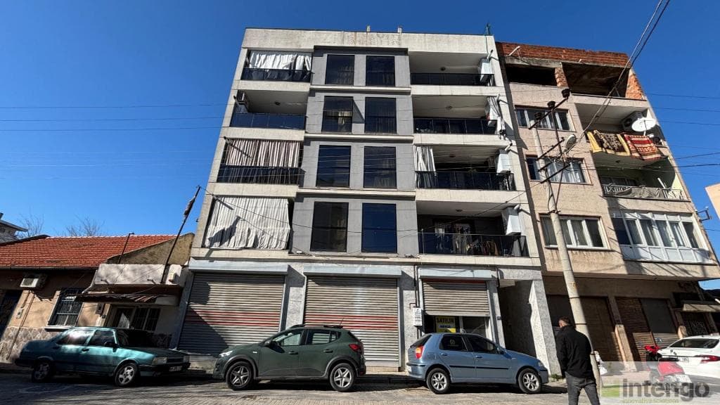 İNCİRLİOVA İSTİKLAL CADDESİ'NDE SATILIK DEPOLU DÜKKAN (AB-938)