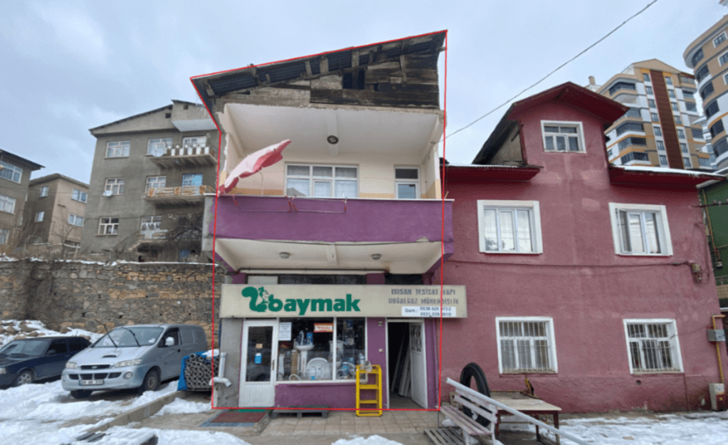 GÜMÜŞHANE MERKEZ KARAER MAHALLESİ'NDE SATILIK 2 KATLI BİNA (AB-876)