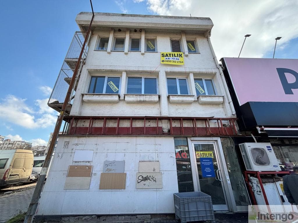 KEŞAN CUMHURİYET CADDESİ'NDE SATILIK 4 KATLI TİCARİ BİNA (AB-1230)