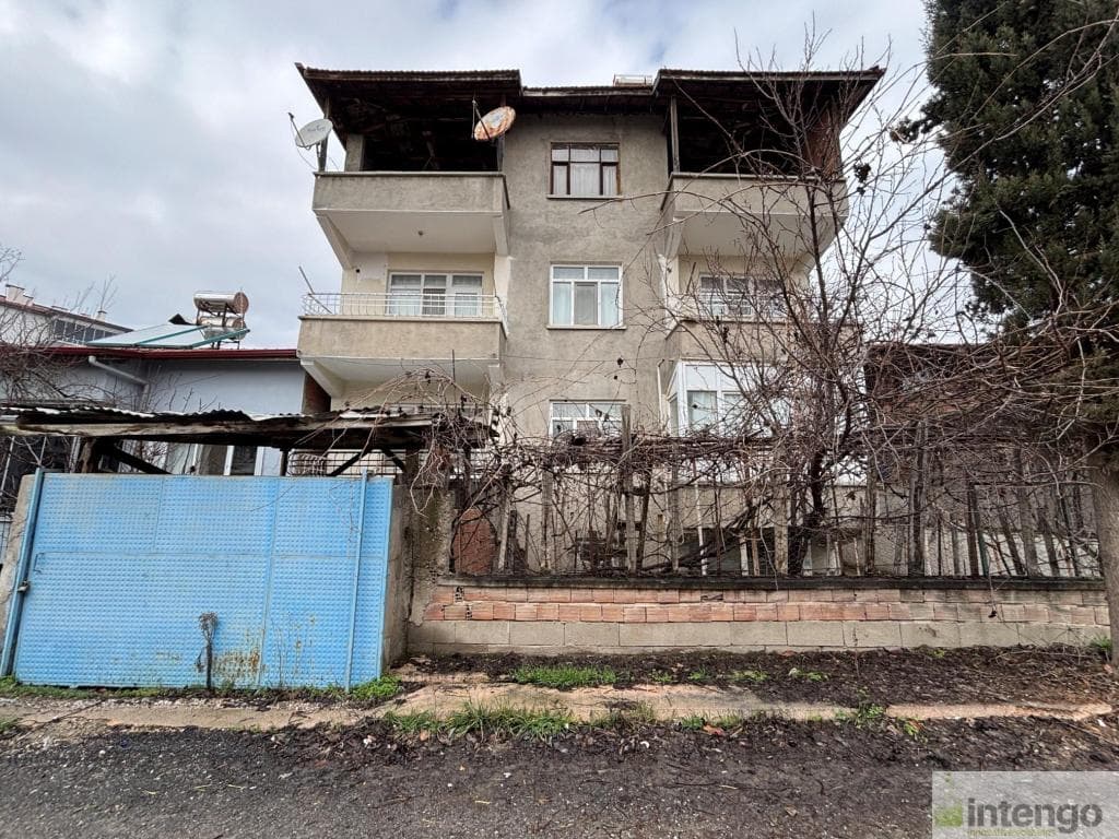 OSMANCIK ŞENYURT MAHALLESİ'NDE SATILIK 3 KATLI BİNA (AB-1216)