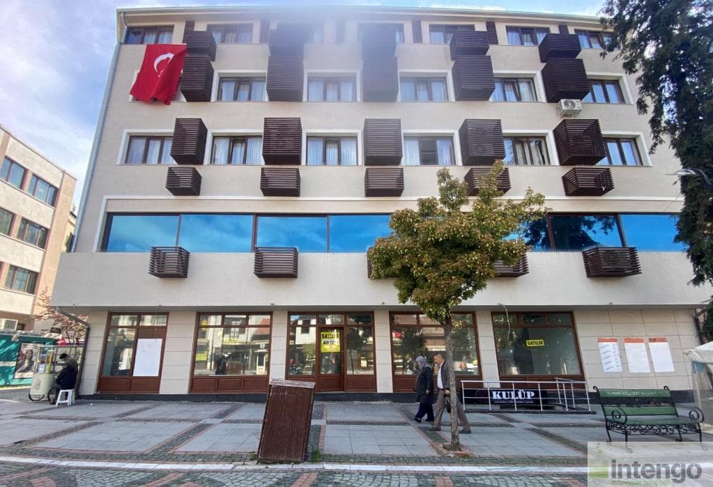 EDİRNE MERKEZ SARAÇLAR CADDESİ'NDE SATILIK DÜKKAN (AB-1258)