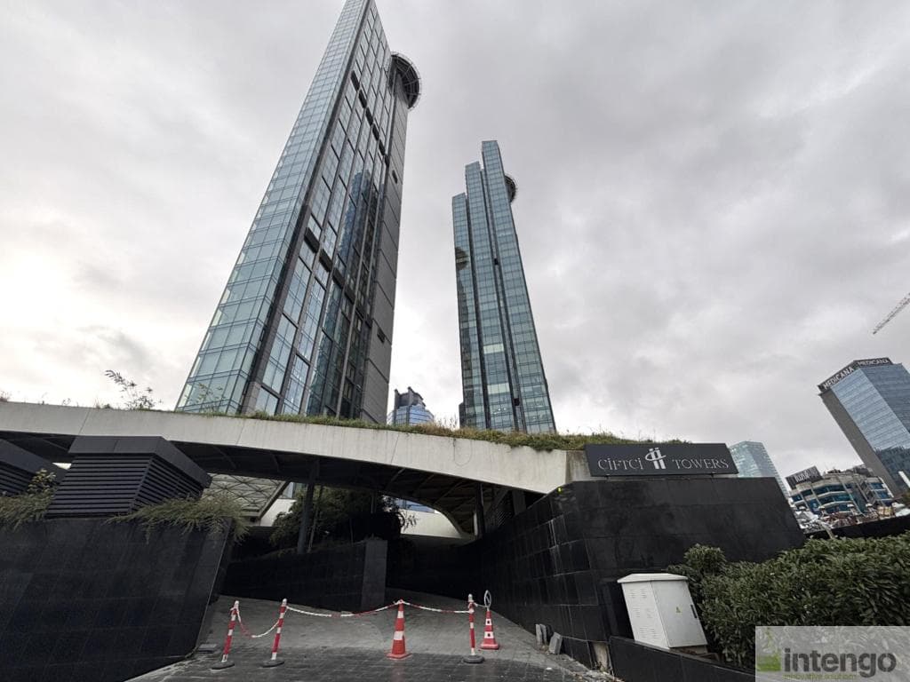 BEŞİKTAŞ ÇİFTÇİ TOWERS'TA SATILIK TRİPLEKS PENTHOUSE (00402)