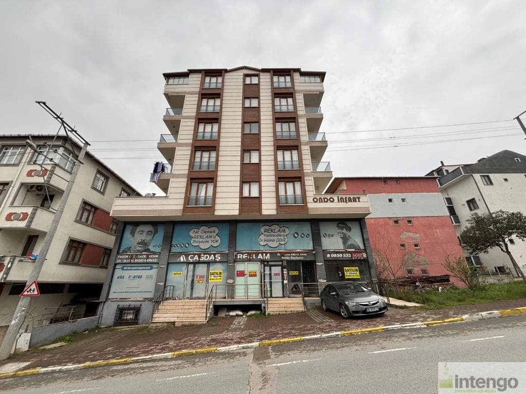 ÇAYIROVA ERTUĞRUL GAZİ CADDESİ'NDE SATILIK 3 KATLI DÜKKAN (T-306498)