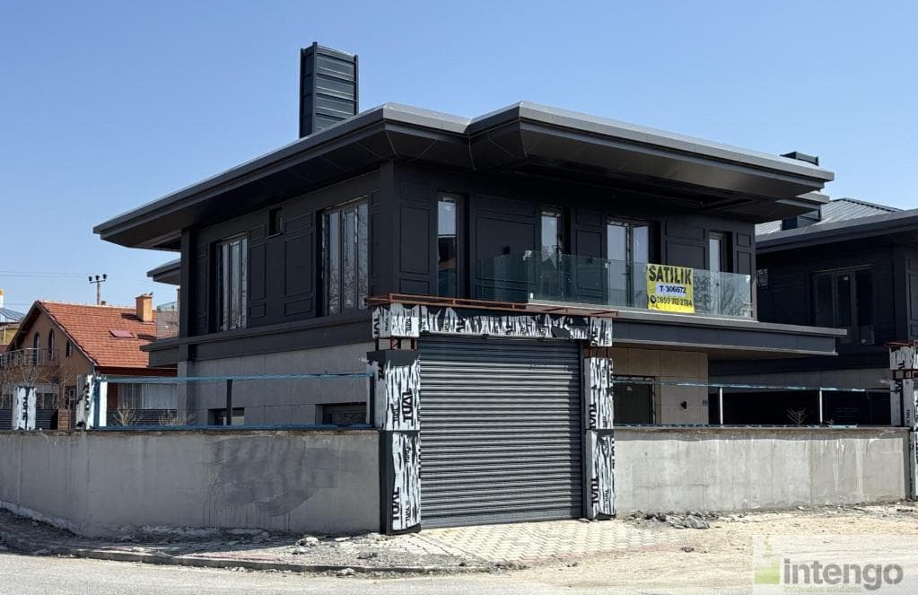MERAM KARAHÜYÜK MAHALLESİ'NDE SATILIK HAVUZLU DUBLEKS VİLLA (T-306672)