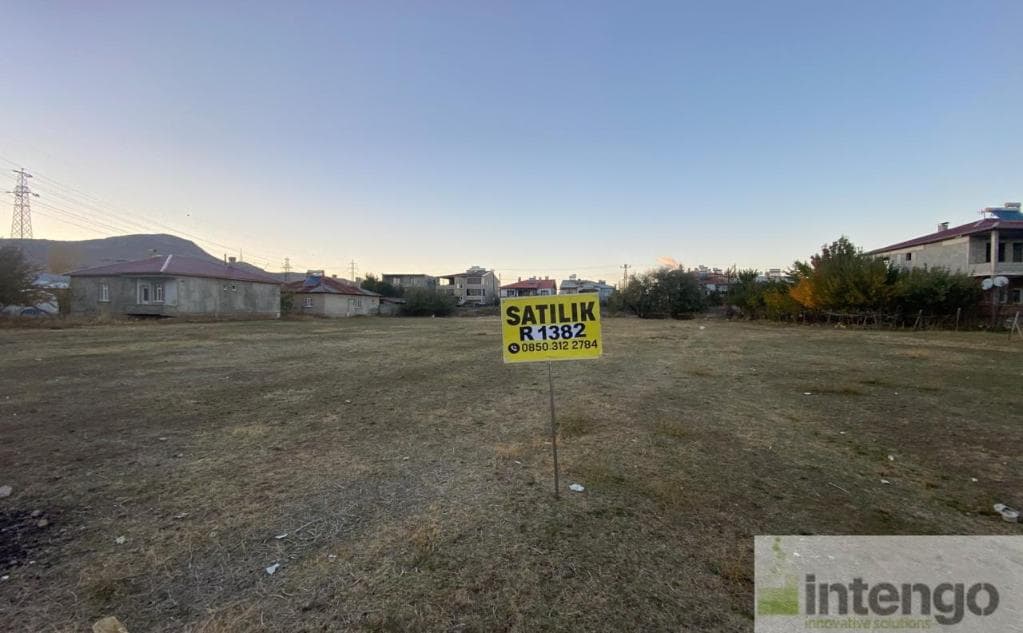 İPEKYOLU BOSTANİÇİ MAHALLESİ'NDE SATILIK İMARLI ARSA (R-1382)