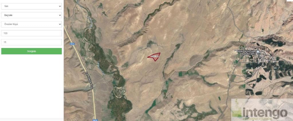 BAŞKALE ÖNCÜLER KÖYÜ'NDE SATILIK TARLA (R-1441)