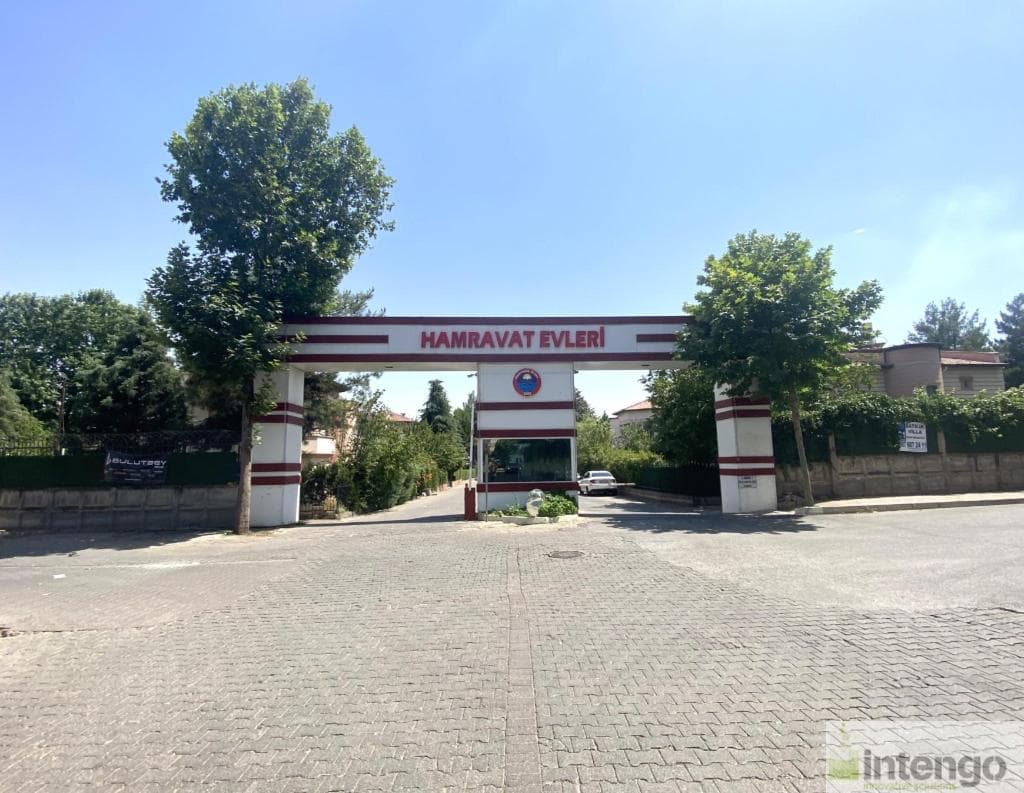 BAĞLAR HAMRAVAT EVLERİ SİTESİ'NDE SATILIK VİLLA (R-1510)