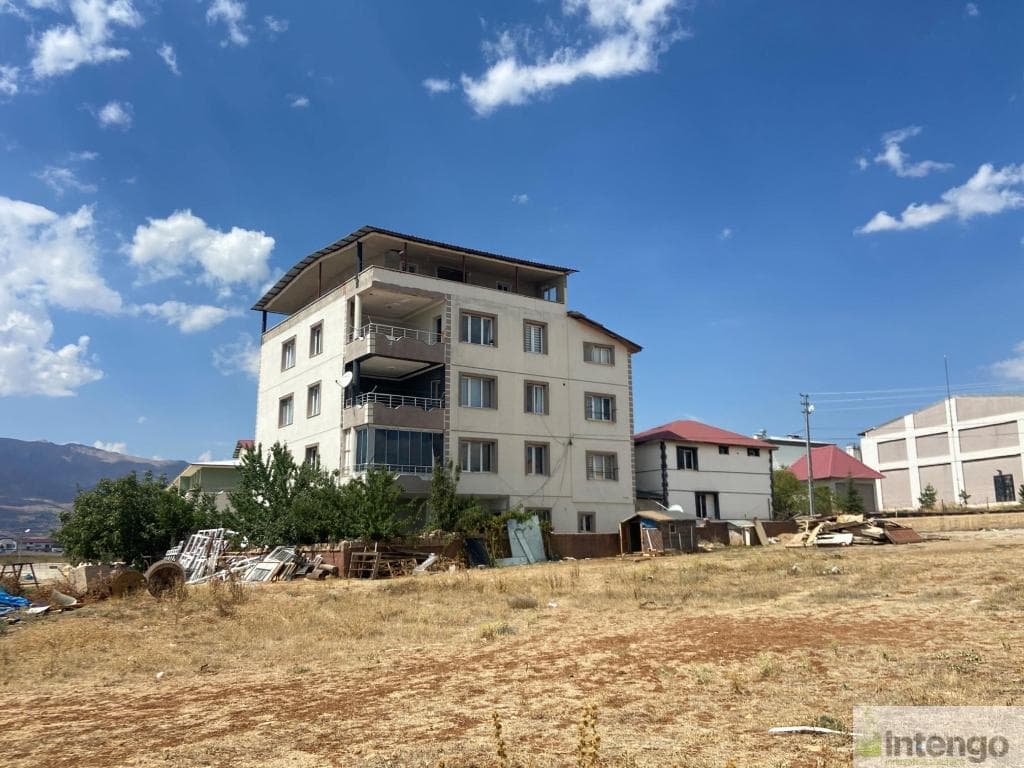 TUFANBEYLİ CUMHURİYET MAHALLESİ'NDE SATILIK DAİRE (R-1556)