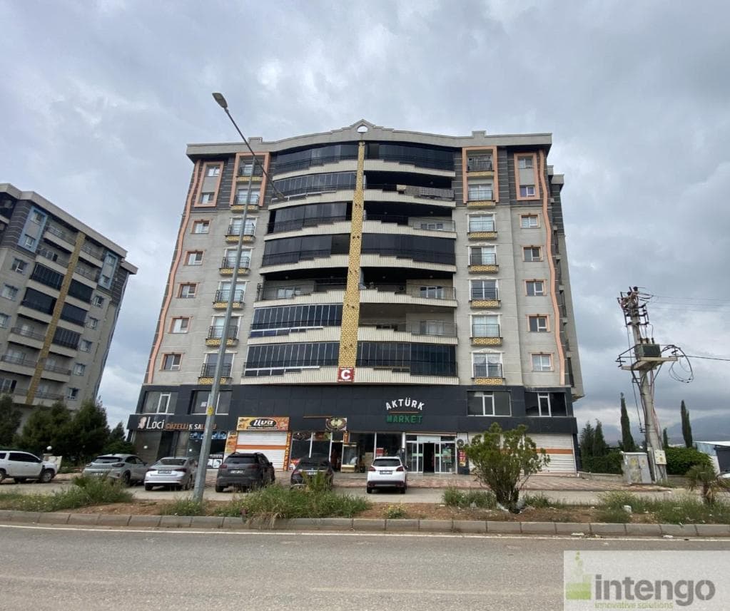 KIZILTEPE 7. CADDE YAŞARKENT SİTESİ'NDE 3 KATLI DÜKKAN (R-1581)