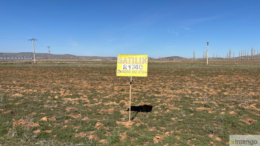 AFYONKARAHİSAR MERKEZ ÇAYIRBAĞ BELDESİ'NDE SATILIK TARLA (R-1740)