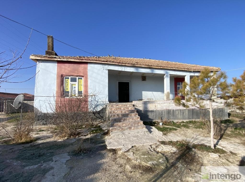 ESKİL MİMAR SİNAN MAHALLESİNDE SATILIK KÖY EVİ VE ARSASI (R-1008)