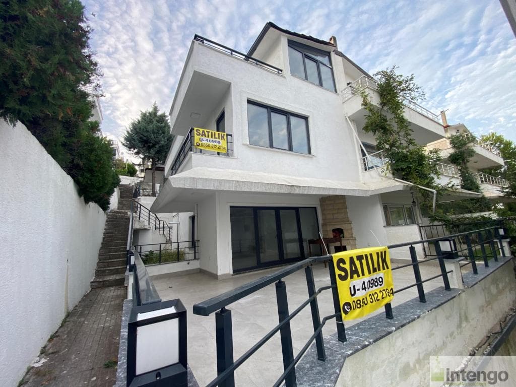 ÇINARCIK SÜMER TATİL SİTESİ'NDE DENİZ MANZARALI VİLLA (U-40989)