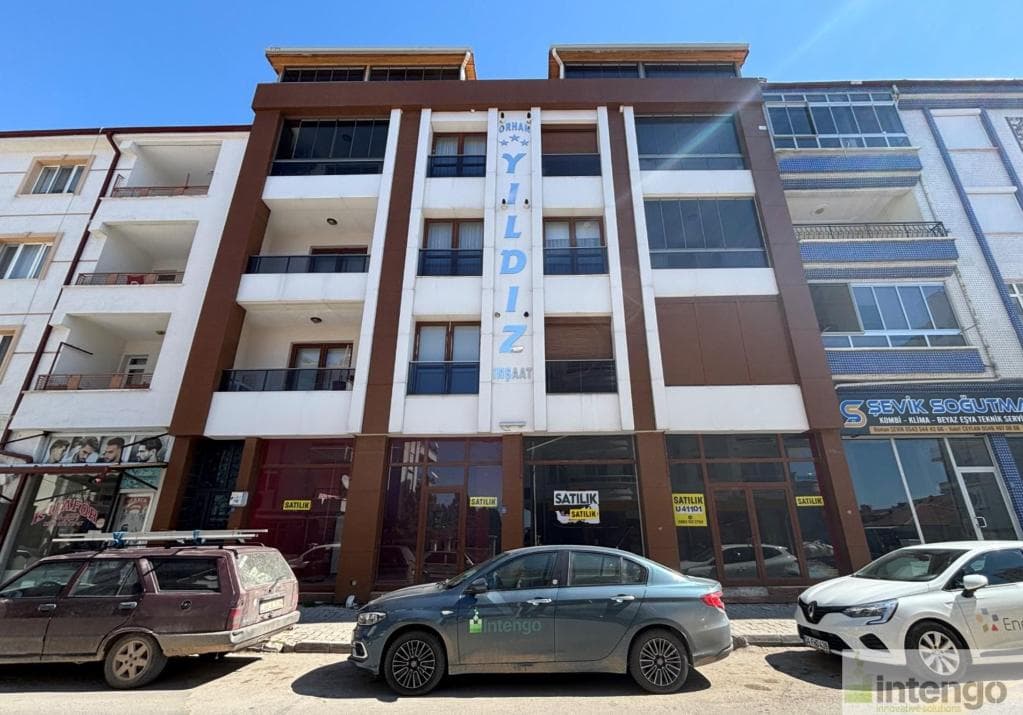 KARAMAN MERKEZ'DE CADDE ÜZERİ SATILIK DEPOLU DÜKKAN(U-41101)